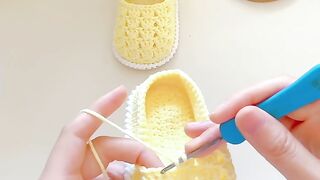 Crochet baby shoes pattern