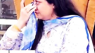 Maan Sai Door Rehna Kitna Barah Mushkil Huta Hai????