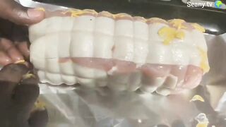 THE FOOD  /LE POULET THE CHICKEN