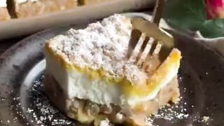When Cheesecake Meets Apple Pie — A Dessert Dream!"