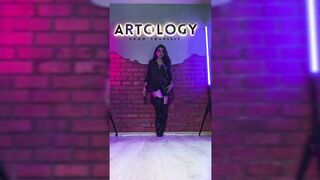 Indian Girl Rajvee Mehta Dance