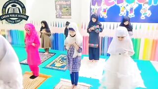 Kids praying