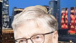 Bill Gates' daughter Phoebe says she showed him how to 'work the room' socially