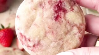 Strawberry Cheesecake Cookies That Look Divine & Taste Even Better!