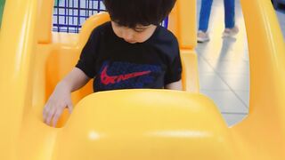 Muhammad enjoy shopping with Mama baba