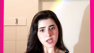 Bade bade deshon mein aisi chhoti chhoti baatein hoti rehti hain