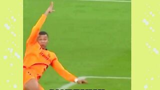 Efek Dewi Fortuna???? 5 Gol Beruntung Yang Tidak Sengaja Dilakukan????