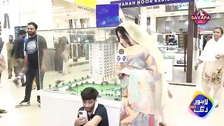 Abeera khan in shopping mall