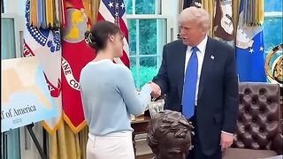 President Donald Trump meets with Ksenia Karelina, American ballerina freed from Russian prison ????????