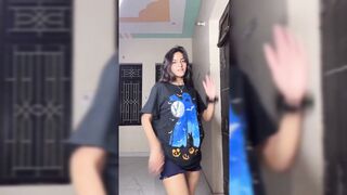 Indian Girl Anushka Gupta Dance