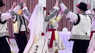 АЛТЪН ЧЕШМЯ - ГАГАУЗКИ ТАНЦ
