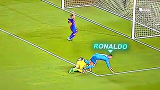 Messi's reaction to Ronaldo's goal ☠️ #cristiano #football #messi #ronaldo #cr7