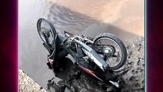 BAN motornya menolak nyentuh lumpur????????