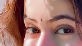 तुम्हें निहारता हूँ