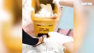 Clip Mẹ Tắm Cho 2 Con Phản Cảm Quay Video ở đồng Nai