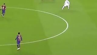 Messi vs Ronaldo ????