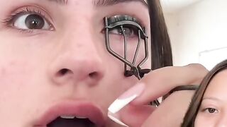 How to curl your lashes like a PRO