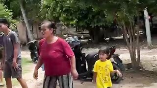 Masuk ular dalam rumah warga