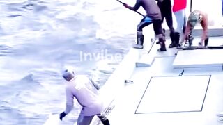 Massive Tuna Caught on Hooks!