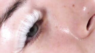 white eyes lashes changing