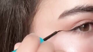 draw eyes lashes