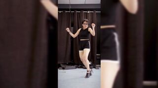 Indian Girl Rajvee Mehta Dance