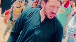 Jhoome jo pathan