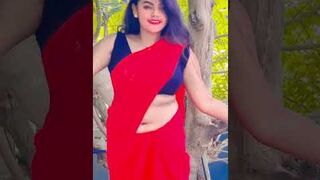 Pakistani girl tiktok video // Pakistani hot girl // viral video #shorts #dance#vigovideo