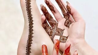 New simple foot mehndi design