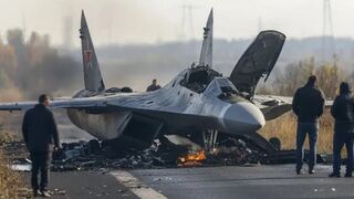 3 MINUTES AGO! Spanish Eurofighter Typhoon shot down SU-35 and MiG-29 within minutes over Crimea!