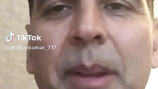 Akshay Kumar says love you Pakistan