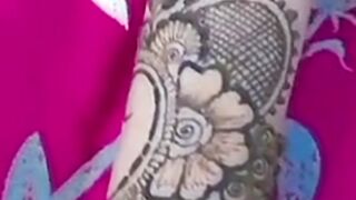 Mehndi's design