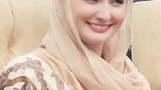Maryam Nawaz funny video like follow