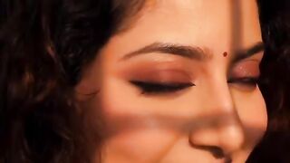 রোমান্টিক একটা ভিডিও দেখলে ভালো লাগবে