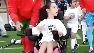 Ronaldo with kids fans