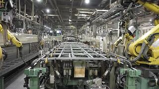 This is how Japan makes buses! The technology and quality are mind-blowing ????????????