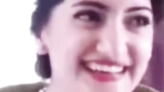 ضحكة واعرة