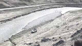 الصخره ناويه علا السياره