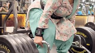 Fitness regardless of age: 70 years old can deadlift 90kg