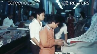 Suasana di dalam matahari dept store Jakarta - 21 April 1980