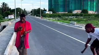 رجل مسلح في شارع