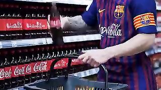 Look what Messi does??