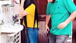 Anaya Ke Bina Bahar Jana Chahte Hain