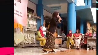 Kalah viral lagu bang benyamin sama stecu stecu ????????