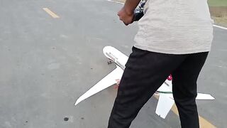 হাতে বানানো রিমোট কন্ট্রোল প্লেন