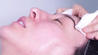 تنظيف البشرة الدهنية