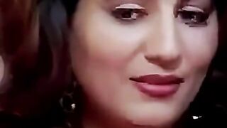 وفاء_عامر  سهرتها مع المدير مكملتش وكله بسبب مسعود????