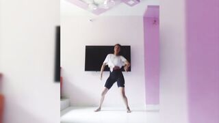 Indian Girl Shreya Maste Dance