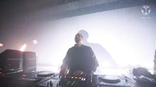 Alesso & David Guetta Drop New Track "Never Going Home Tonight" Live at Tomorrowland