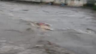 19 Mei Malang Hujan Deras